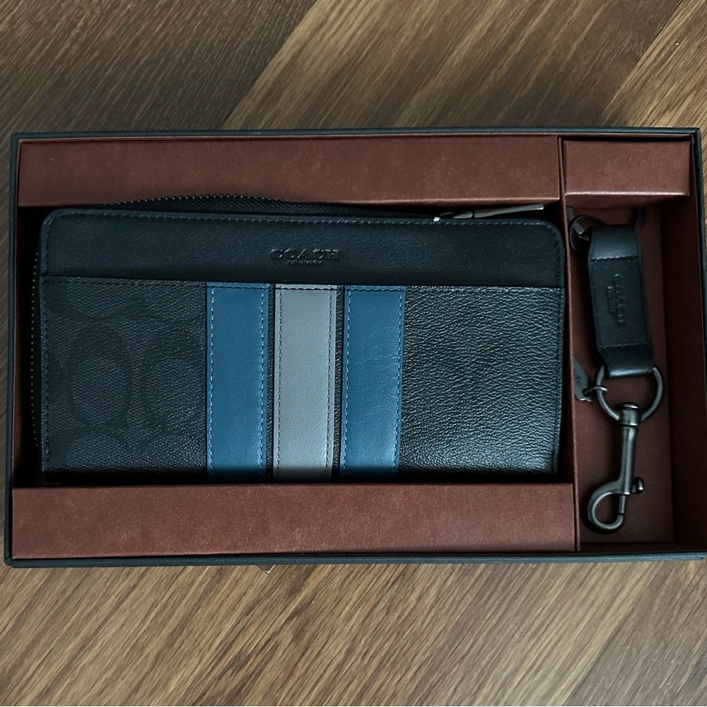New coach wallet and key chain